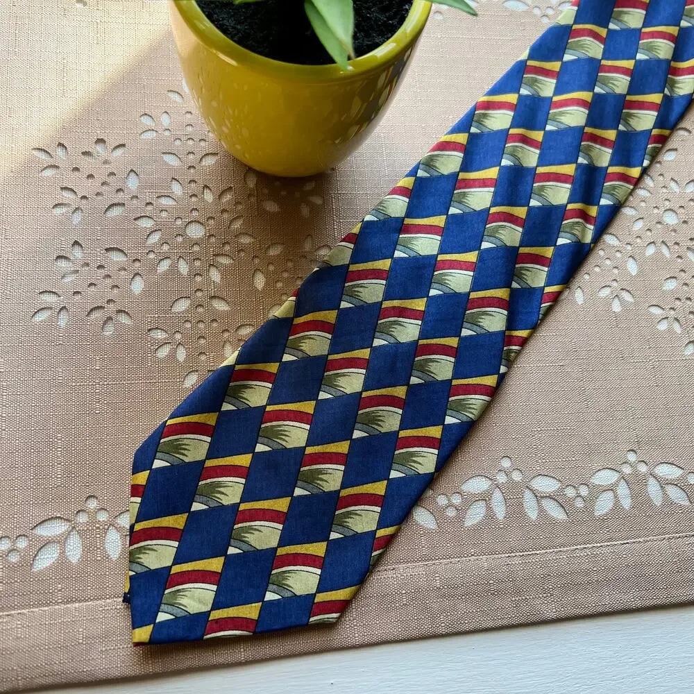 Crossbow Men's 100% Silk Geometric Diamond Shaped Print Formal Neck Tie